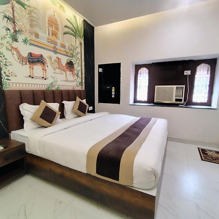 Hotel Mrk Βαρανάσι Εξωτερικό φωτογραφία