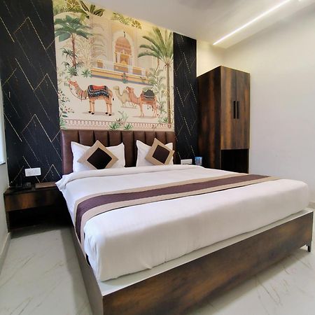 Hotel Mrk Βαρανάσι Εξωτερικό φωτογραφία