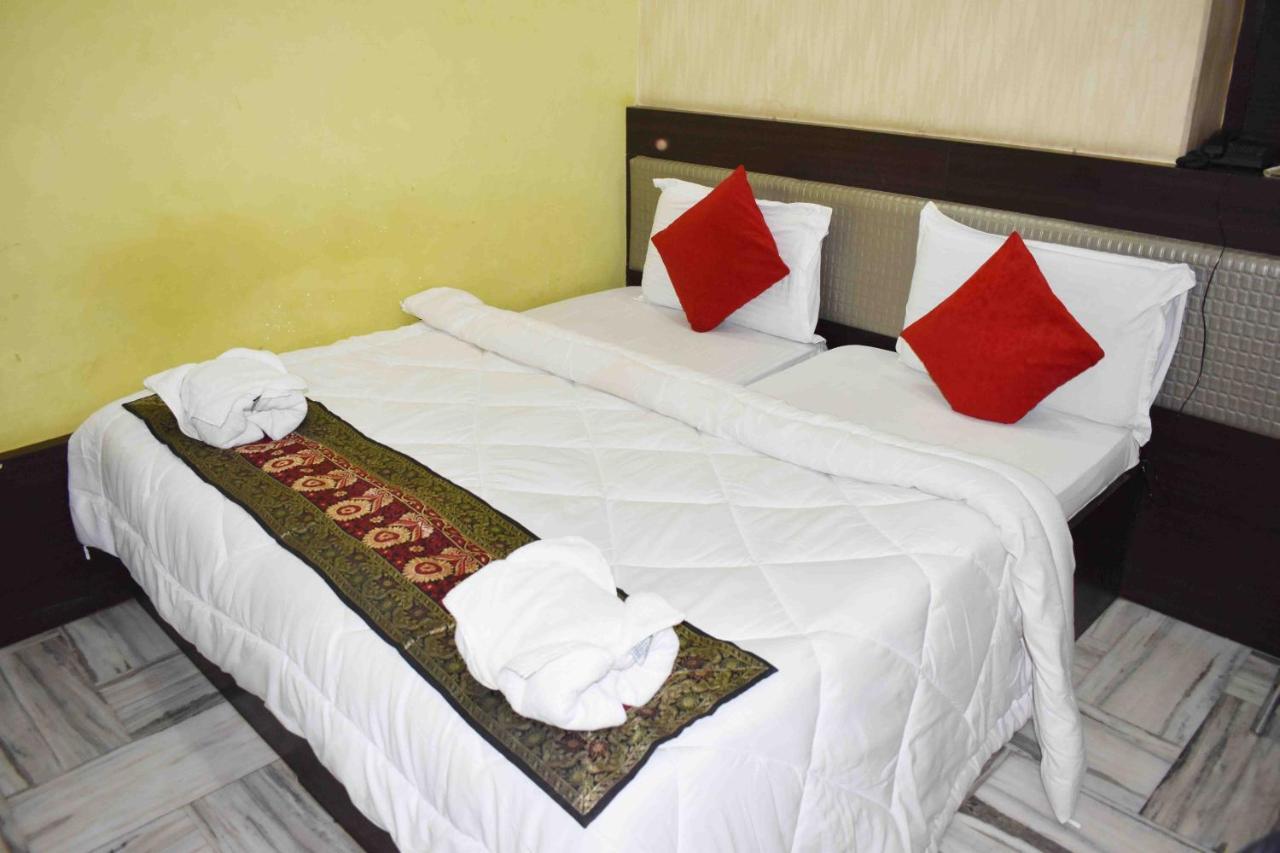Hotel Mrk Βαρανάσι Εξωτερικό φωτογραφία