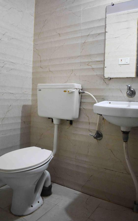 Hotel Mrk Βαρανάσι Εξωτερικό φωτογραφία