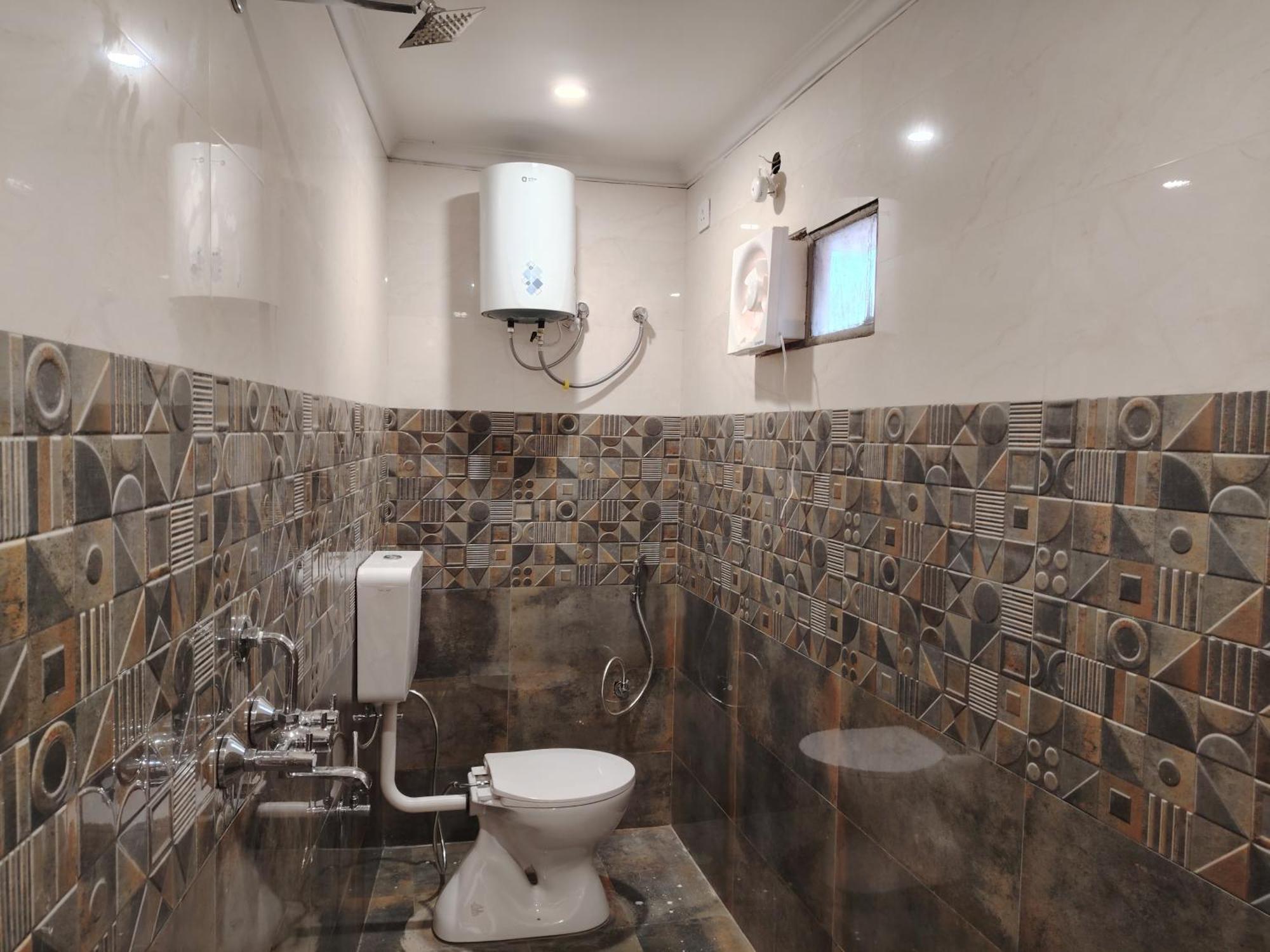 Hotel Mrk Βαρανάσι Εξωτερικό φωτογραφία