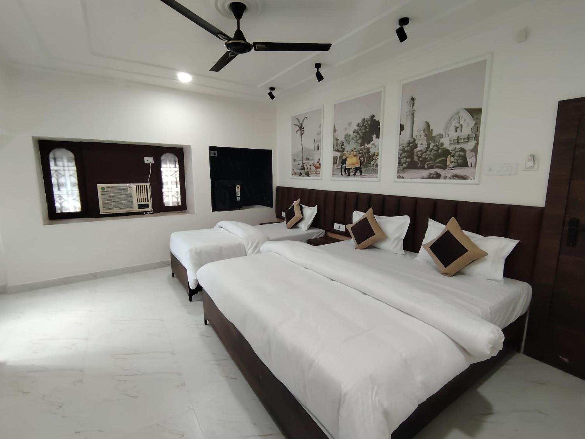 Hotel Mrk Βαρανάσι Εξωτερικό φωτογραφία