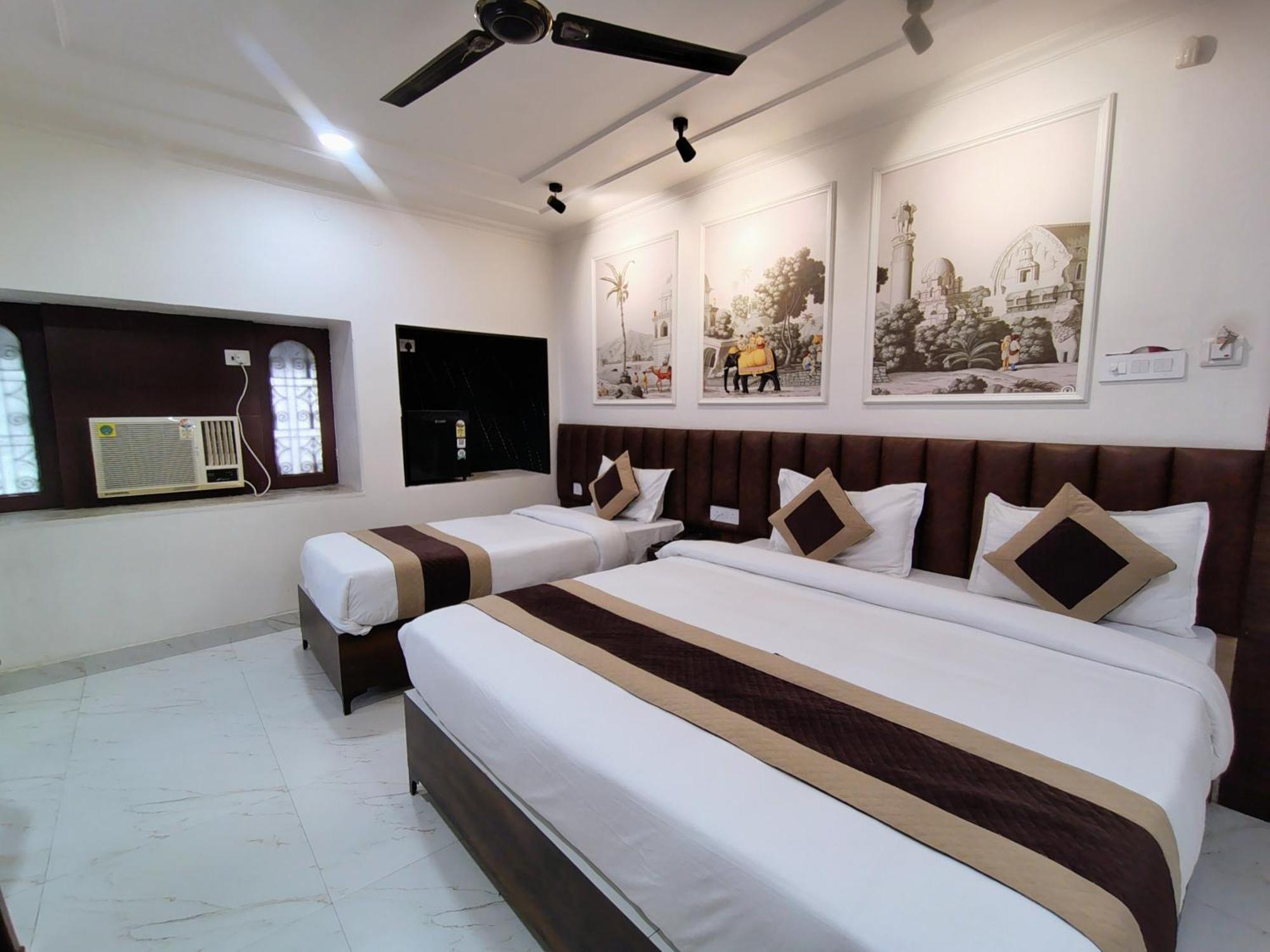 Hotel Mrk Βαρανάσι Εξωτερικό φωτογραφία