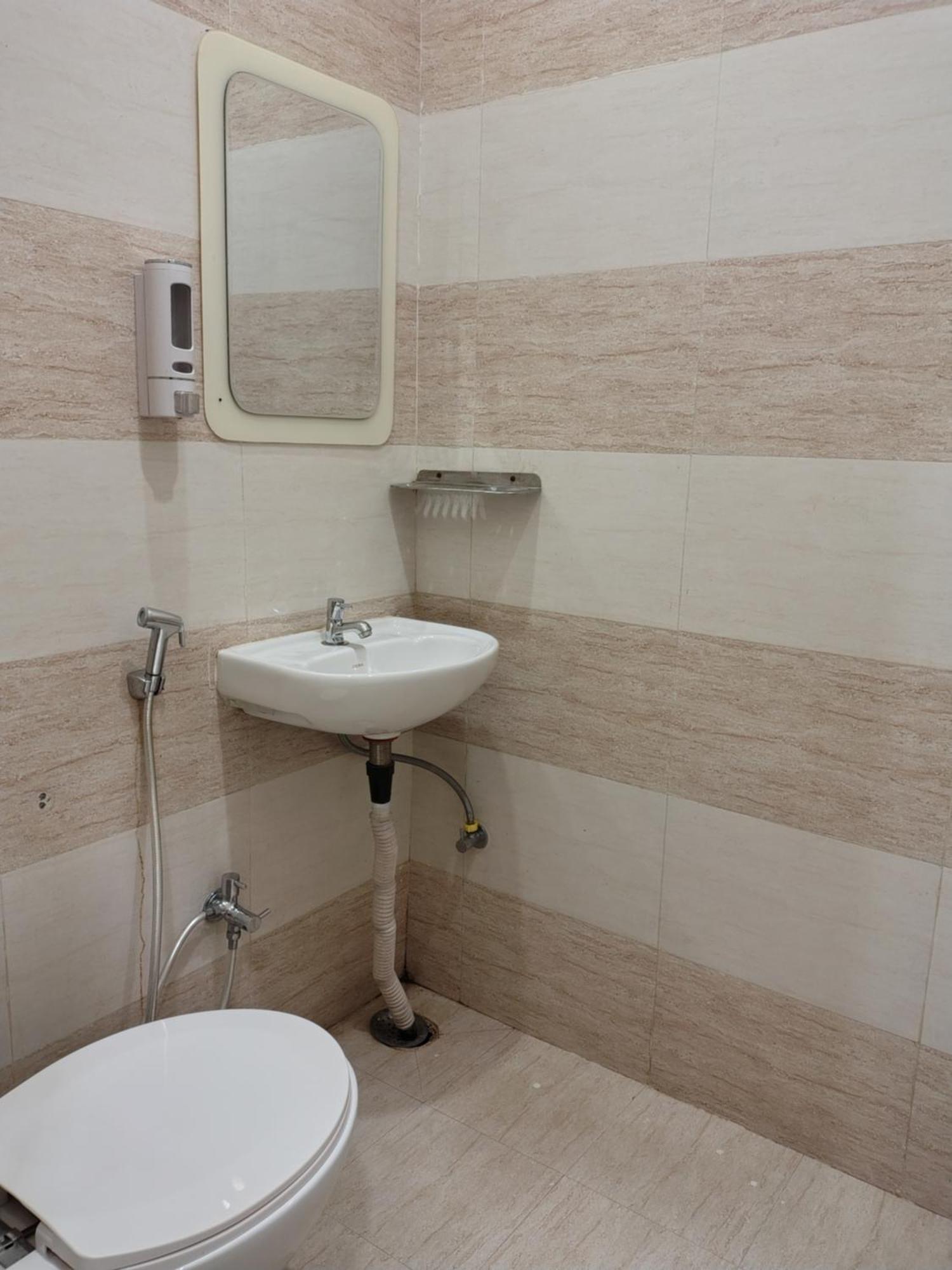 Hotel Mrk Βαρανάσι Εξωτερικό φωτογραφία