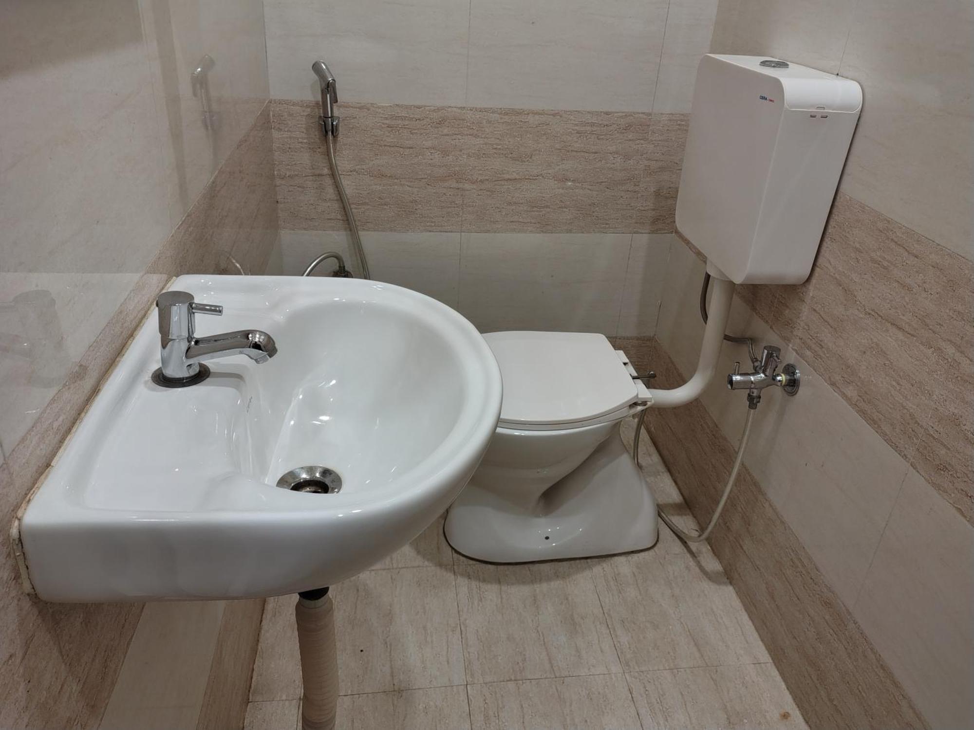 Hotel Mrk Βαρανάσι Εξωτερικό φωτογραφία